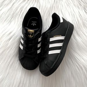 NWOT Kids Adidas black and white shoes sz 9 toddler girl shoes Superstars
